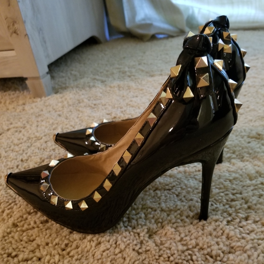 Shiekh "Mandi" Black Patten Studded Pumps